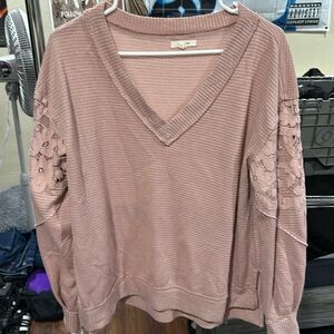 Women’s knitted sweater/blouse
